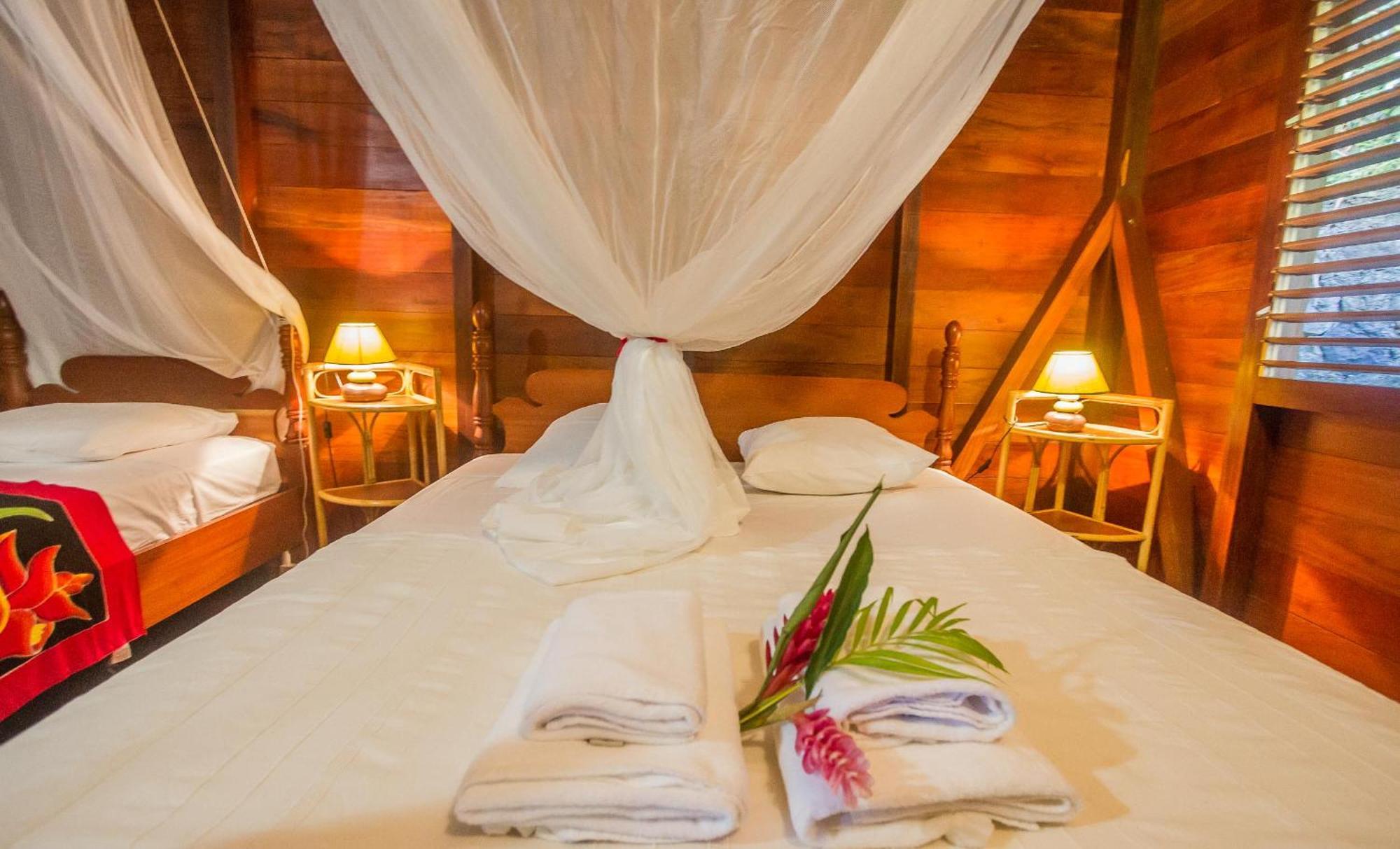 Ecolodges Karet Deshaies Exterior foto