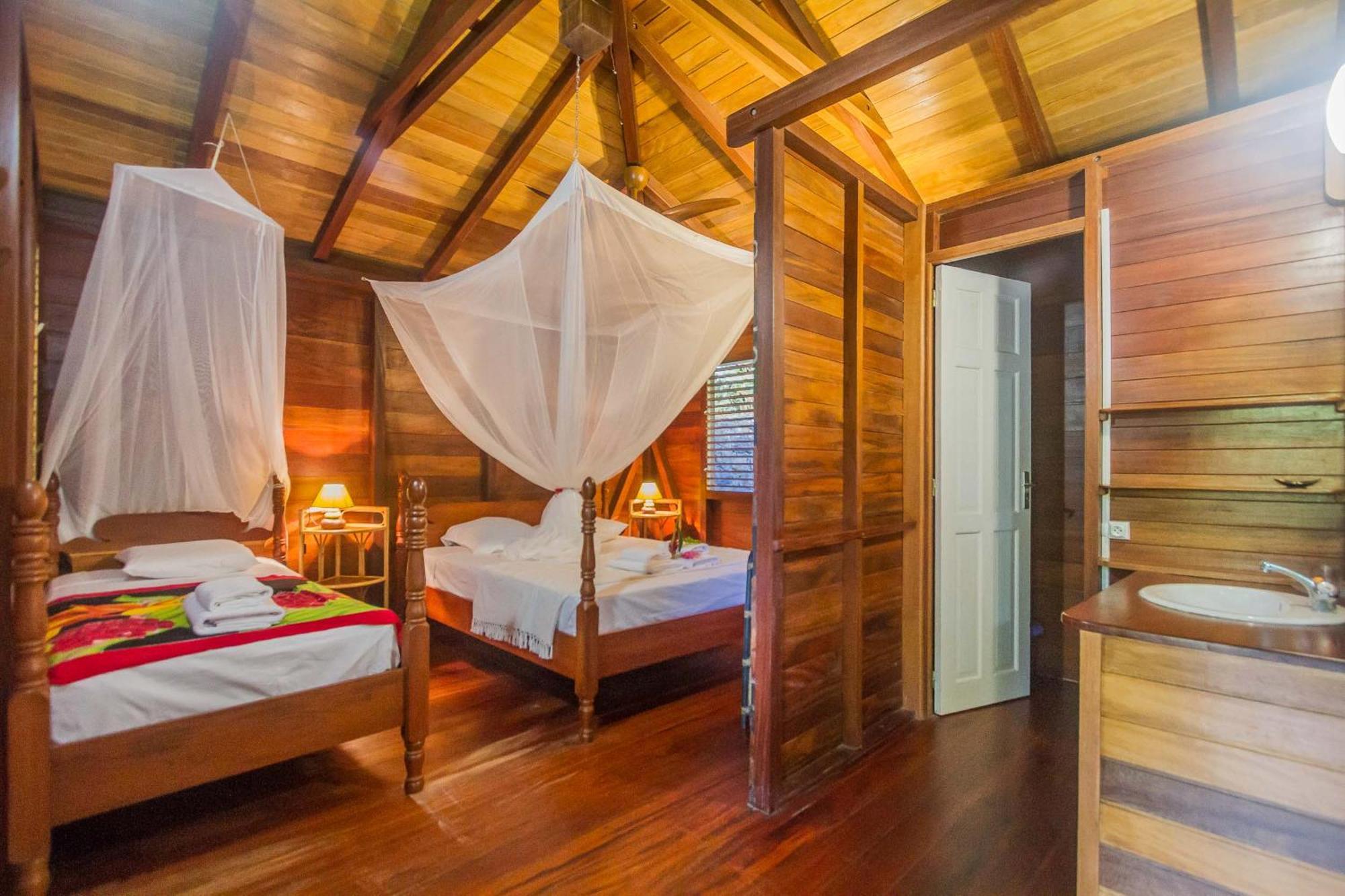 Ecolodges Karet Deshaies Exterior foto