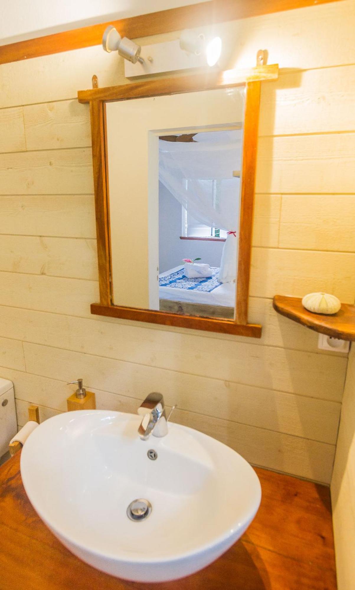 Ecolodges Karet Deshaies Exterior foto