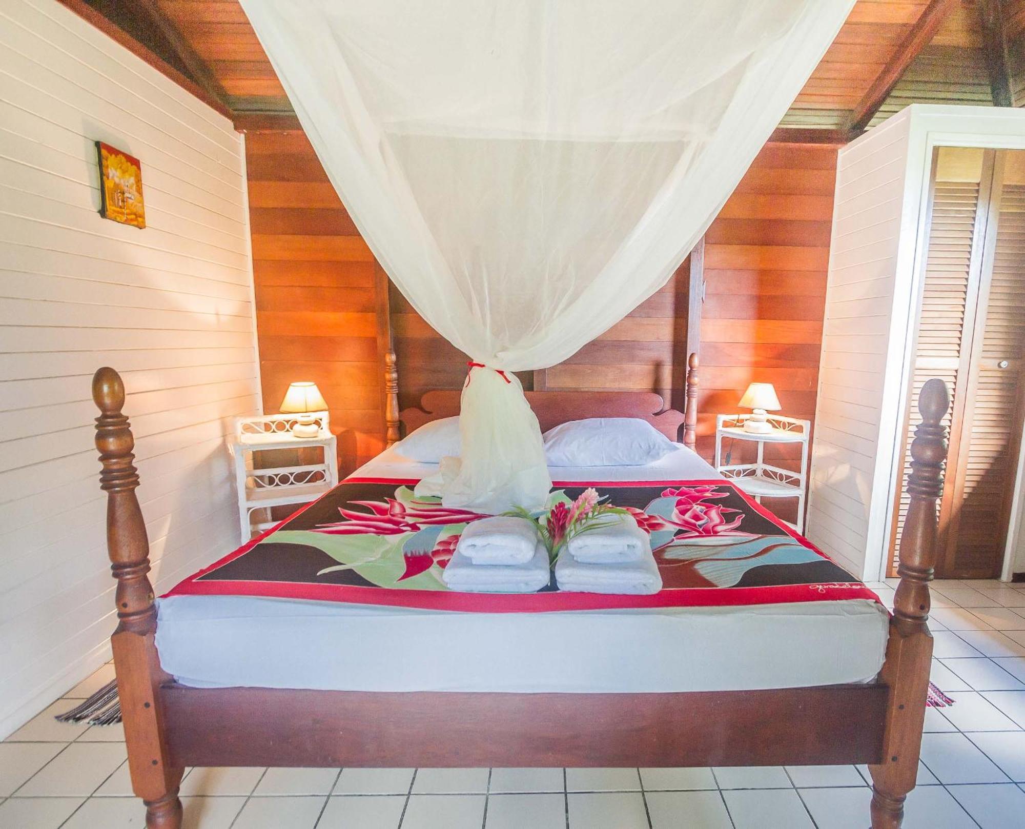 Ecolodges Karet Deshaies Exterior foto